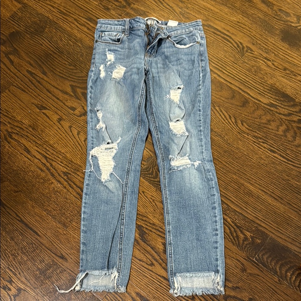 **Eunina Light Blue Distressed Cropped Jeans**